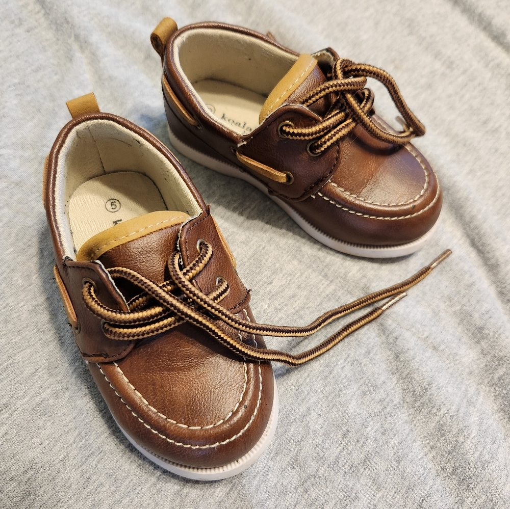 Toddler boys size 5 dress shoes / loafers